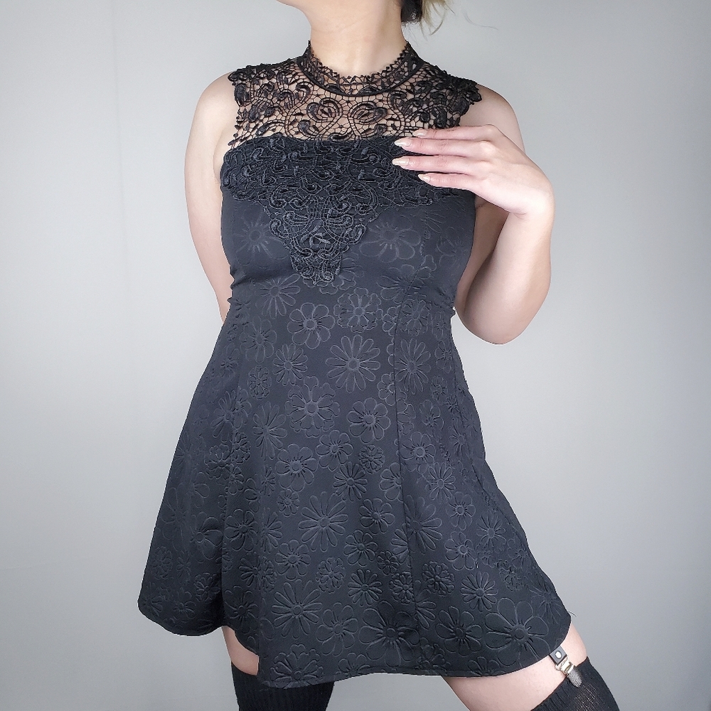 Italian Floral Lace Black Sleeveless Skater Dress